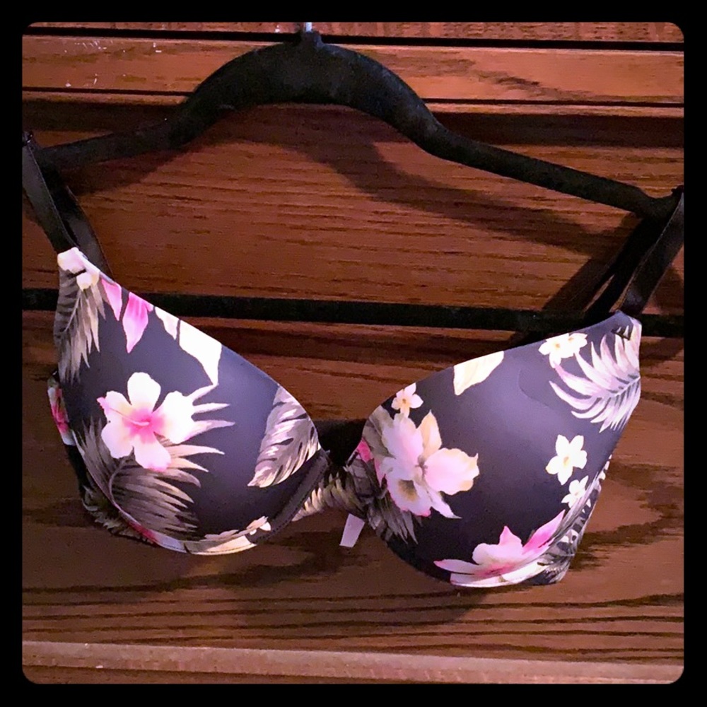 Victoria’s Secret Pink Multi-way Push-up Bra